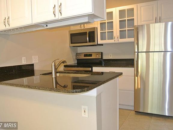 3rd image of 6054 Deer Hill Ct