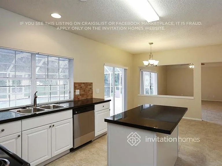 3855 Sanctuary Dr — Photo 10
