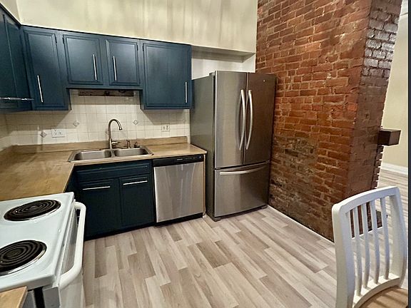 3rd image of 1032-1 Celestial St #1