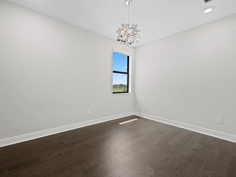 15664 Merritt Dr — Photo 42