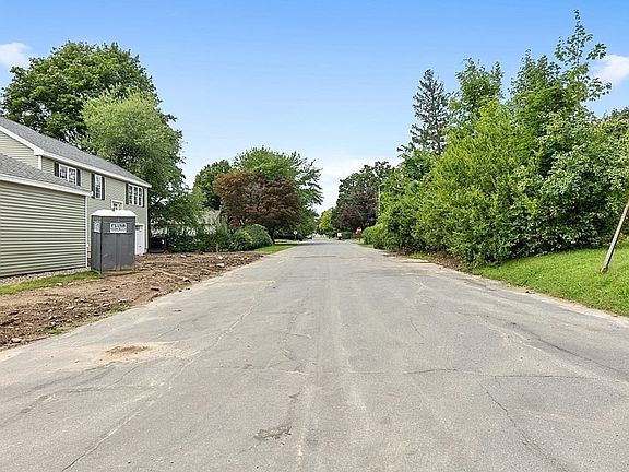 5th image of 173 Brown St #173