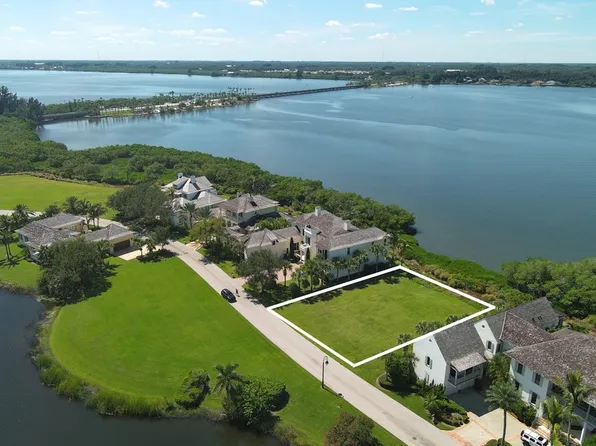 9265 W Marsh Island Dr, Vero Beach, FL 32963