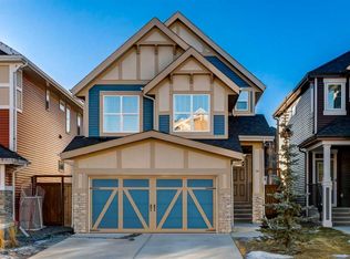 36 N Sundown Cmn, Cochrane, AB T4C 2M9