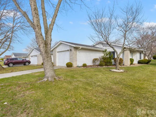 274 Convent Rd #D, Monroe Township, NJ 08831