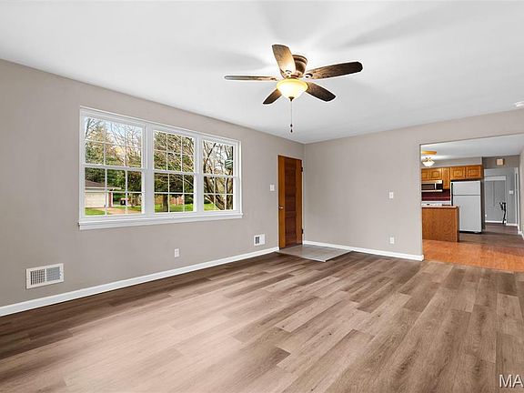 3rd image of 12 Saint James Ave