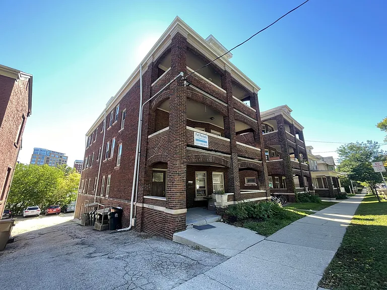 115 E Gorham St #4 — Photo 27