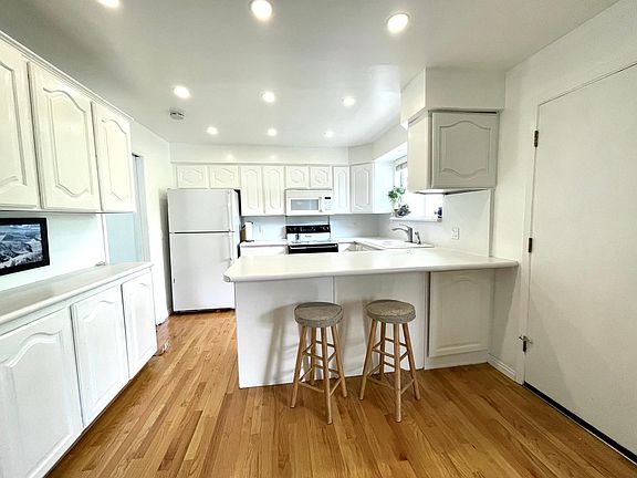 5th image of 7118 S Sagebrush Way