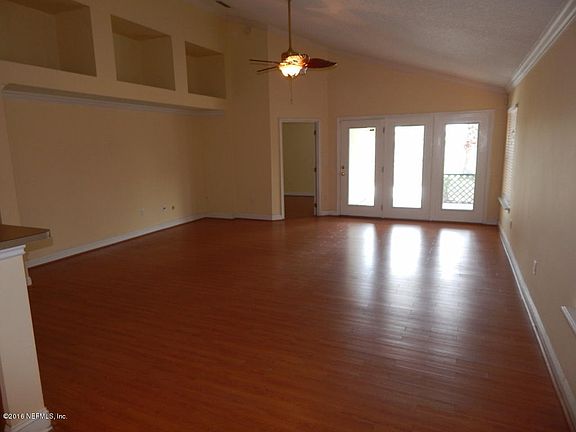4th image of 1308 Woodlawn Dr