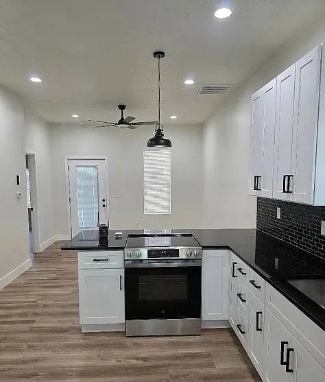2 bed, 2.5 bath, 1218 sqft, $2,400 — Photo 2