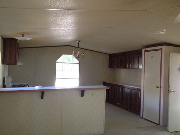 2nd image of 516 Avenue F #2