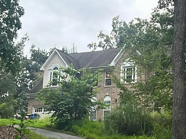 218 Greenbank Rd, Fredericksburg, VA 22406
