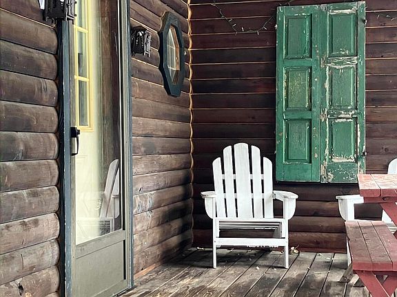 3rd image of 124 Upper Notch Rd