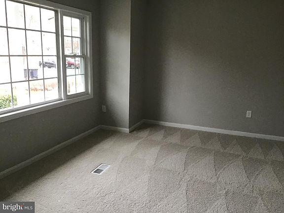 4th image of 9031 Florin Way