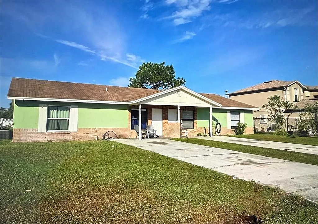 3 bed, 2.0 bath, 1202 sqft, $1,800 — Photo 1