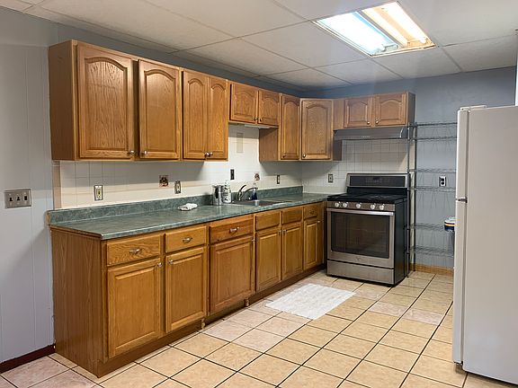 4th image of 86 Kimball Ave #1
