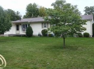 16103 Hollywood St, Romulus, MI 48174