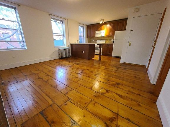 3rd image of 38 Douglass St #2F
