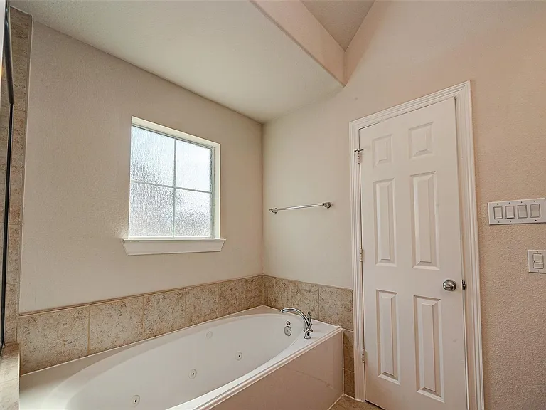 3302 Clearview Cir — Photo 31