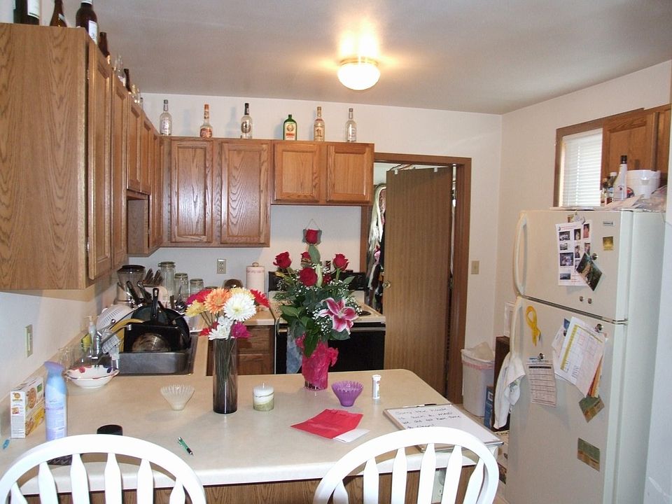 2nd image of 919 5th Ave