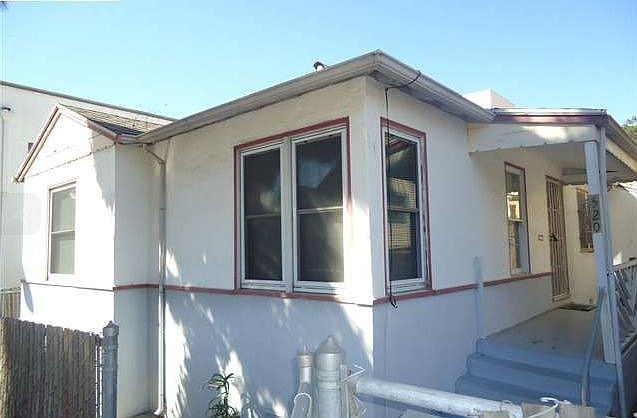 1st image of 520 E 18th St