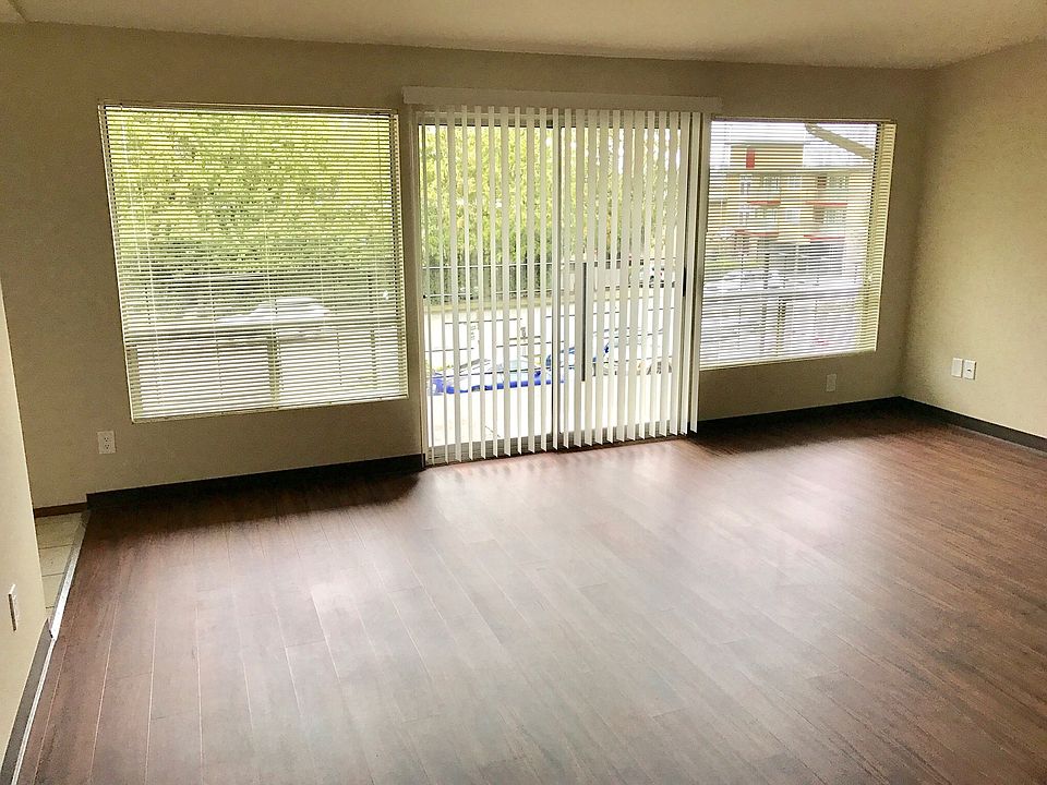 1st image of 540 Bellevue Way SE APT 7