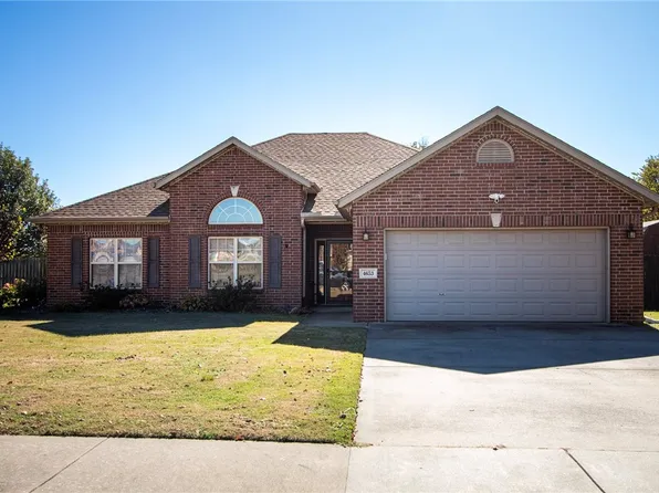 4653 W Soapstone Dr, Fayetteville, AR 72704
