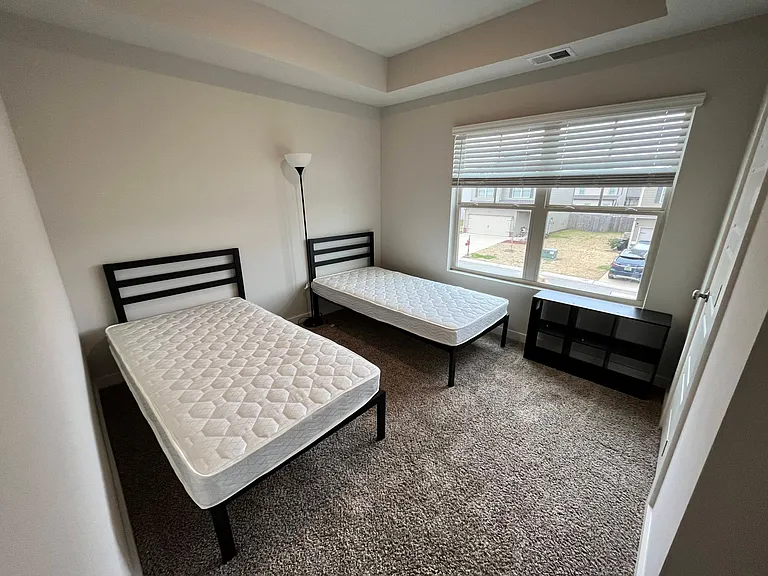 5755 Cheshire Cove Cir — Photo 12
