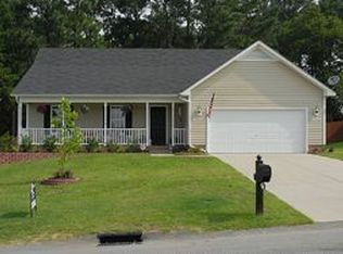 587 Americana Dr, Raeford, NC 28376