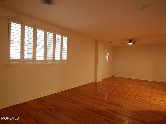 5th image of 1003 Bond St Unit 4