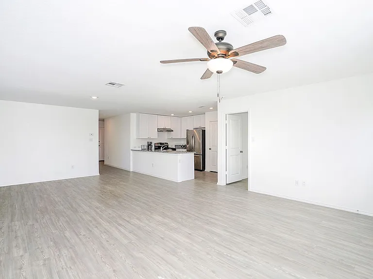 5926 Seaside Mnr — Photo 7