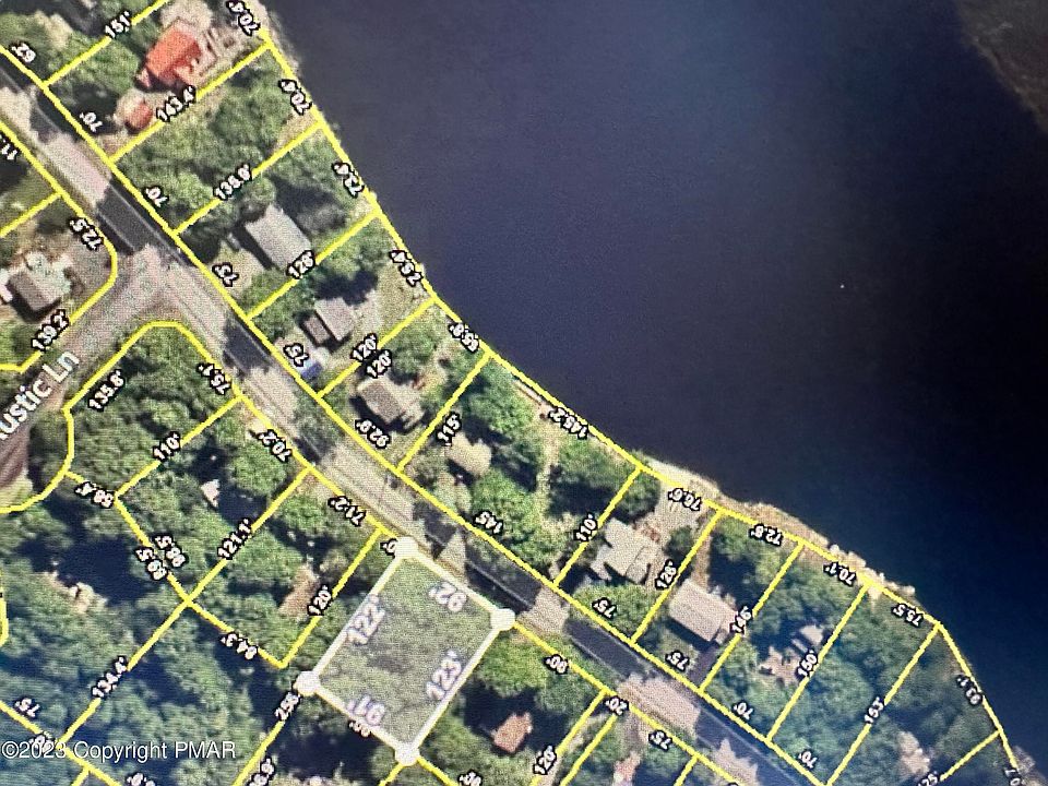 1st image of 208 Waterfront Dr