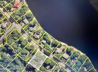 208 Waterfront Dr, Tobyhanna, PA 18466