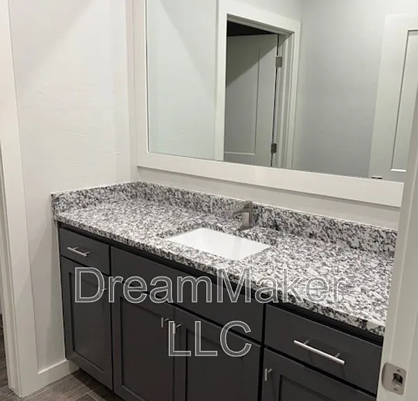 1008 Varenna Ln — Photo 2