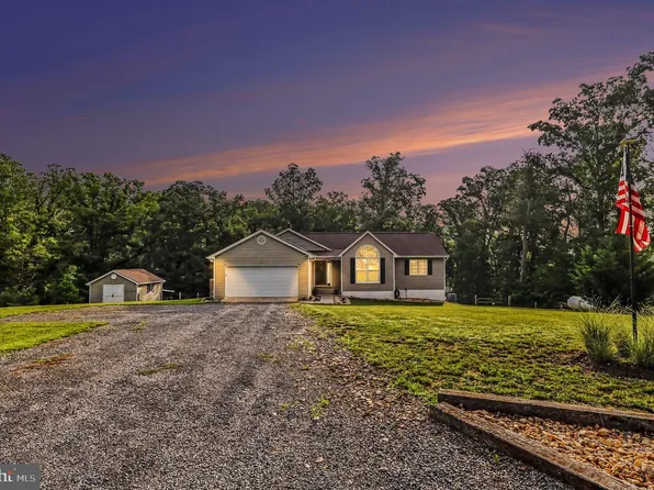670 Rocky Hollow Rd, Bentonville, VA 22610