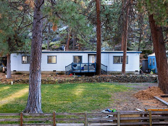 2nd image of 20007 Alderwood Cir