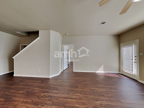 5th image of 975 Oak Lynn Dr