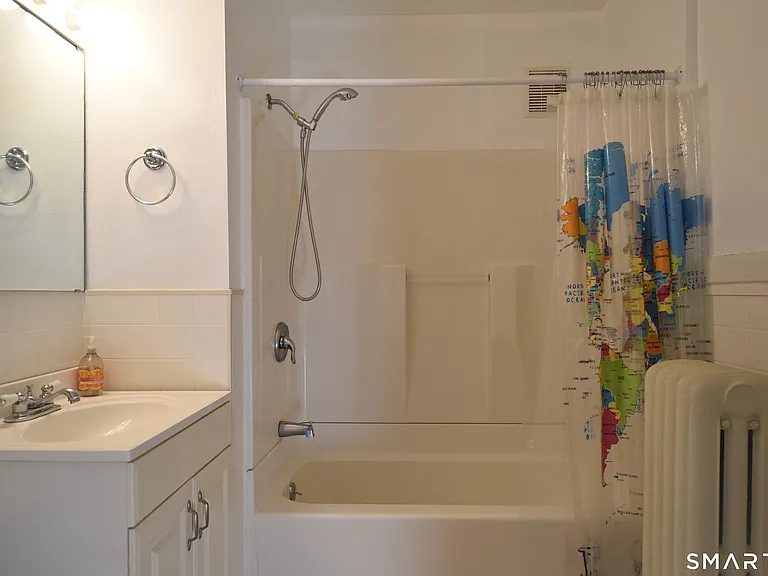214 Quaker Ln S — Photo 12