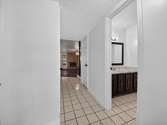 5th image of 7335 Antoine Dr