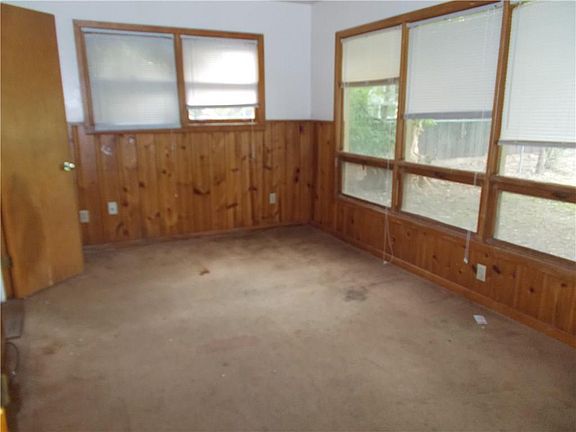 4th image of 617 E North 18th St