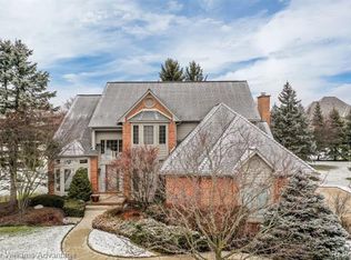 22382 Carlisle Ct, Novi, MI 48374