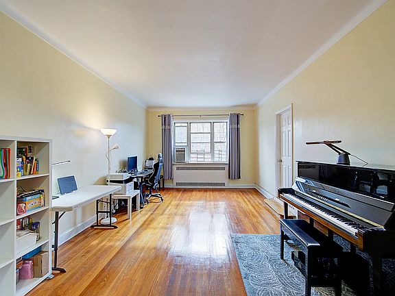 3rd image of 77-15 113th St APT 6C