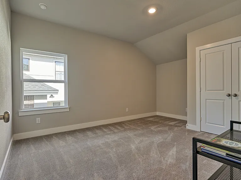 1716 Encino Blvd — Photo 41