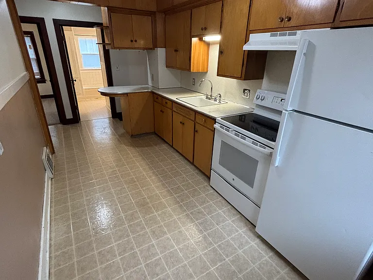 433 W 8th Ave — Photo 2