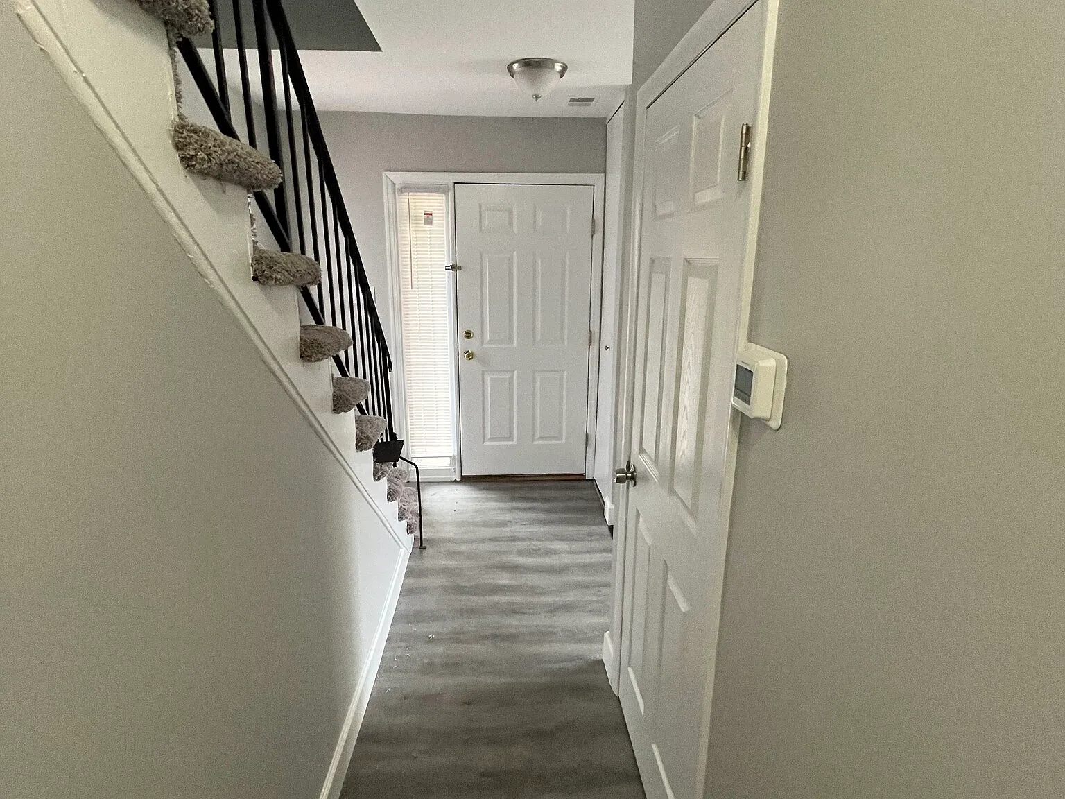 Meadowview Court Apartments — Photo 2
