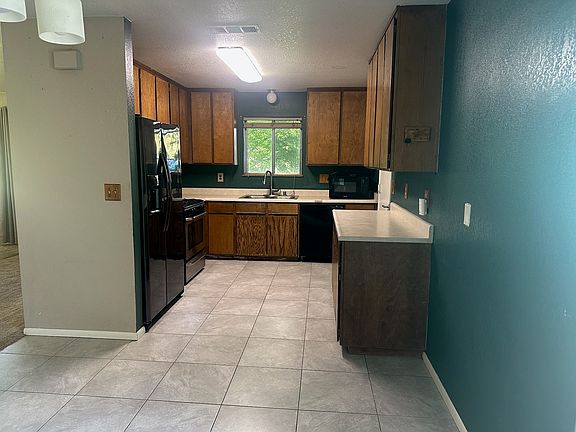 4th image of 8285 Buena Vista Ave