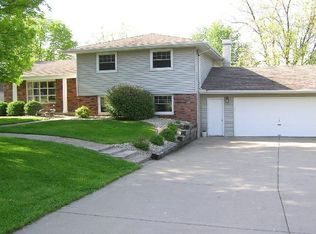 250 Circle Shore Dr, Washington, IL
