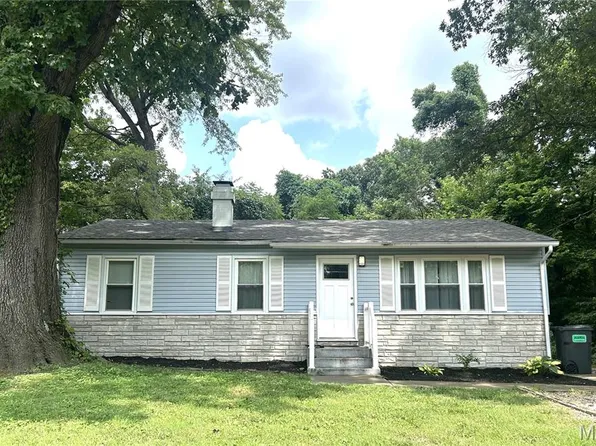 7 Leo Dr, Fairview Heights, IL 62208