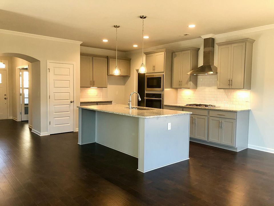 1st image of 211 Jubilee Cir SE