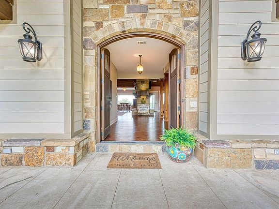 5th image of 209 Morland Ct