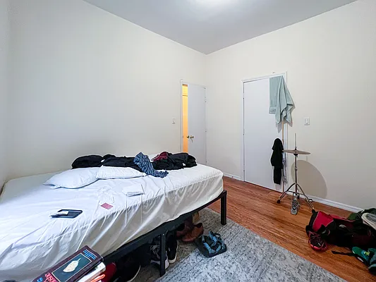 Rented by Compass | media 25